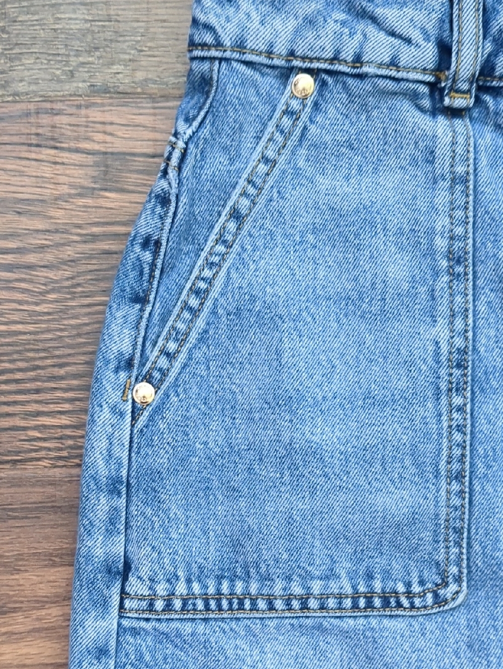 Michael Kors Light Blue Button-Front Denim Pencil Midi Jean Skirt, Size 4 - Picture 4 of 7